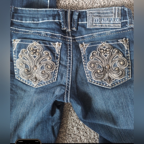 Women's dark wash jeans bundle - Picture 5 of 11